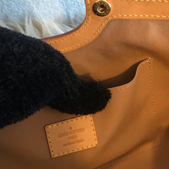 SOLD 🥳Louis Vuitton Roxbury Drive in Vernis Monogram - Picture 8 of 16